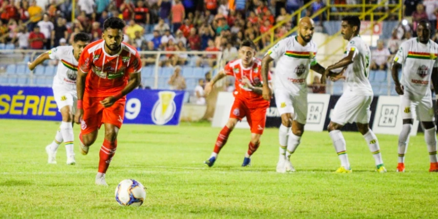O Imperatriz venceu o Sampaio Corrêa no Estádio Frei Epifânio.