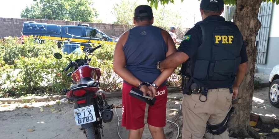 De acordo com a PRF-MA, após solicitação da documentação do veículo, de placa aparente PIX-6783/PI, foi constatado que o documento pertencia a um lote que havia sido extraviado.
