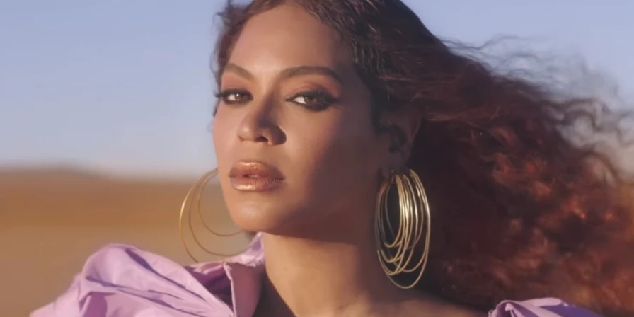 Vídeo mostra Beyoncé cantando e dançando com seu balé.