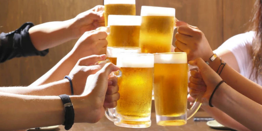 O uso abusivo de bebida alcoólica aumentou no Brasil.