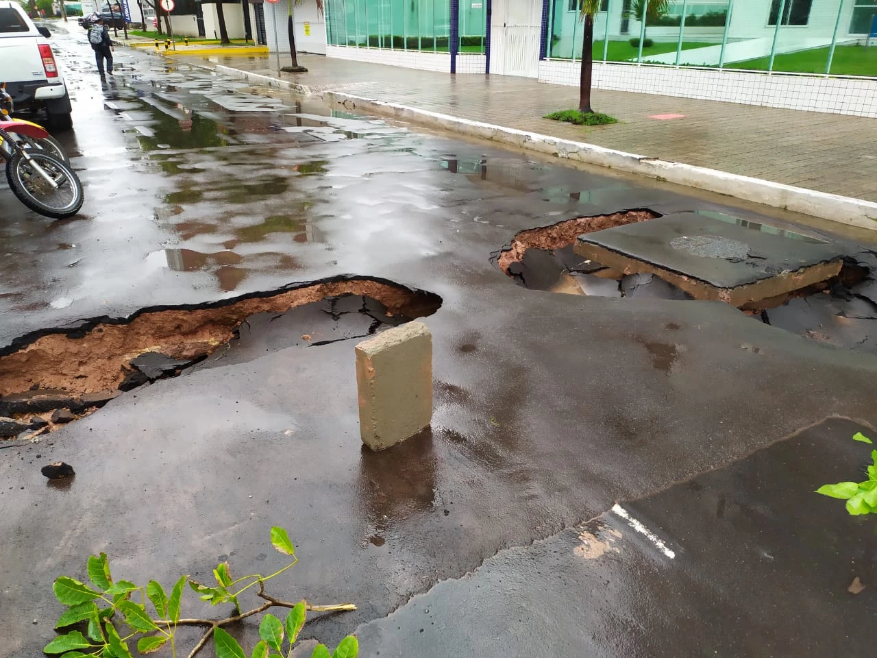 Via paralela à avenida Holandeses (MA-203). / Foto: Divulgação.