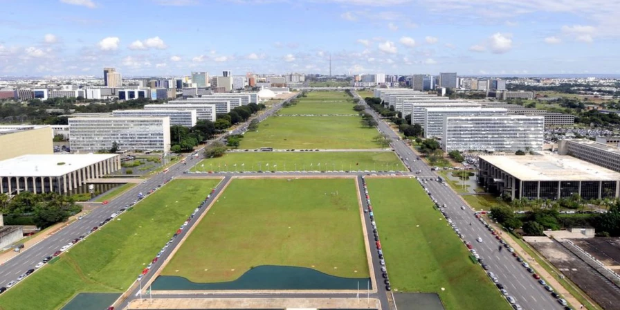 Servidores que atuam nos ministérios também serão beneficiados com medida