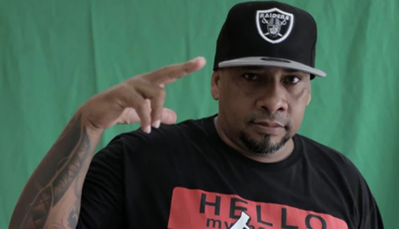 Rapper Preto Nando no Plugado, na Mirante FM