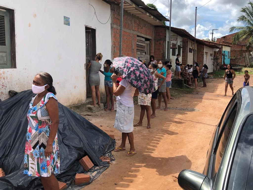 Várias famílias receberam cestas básicas. (Foto: arquivo pessoal)