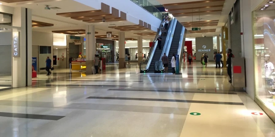 Shoppings funcionarão das 10h às 12h.