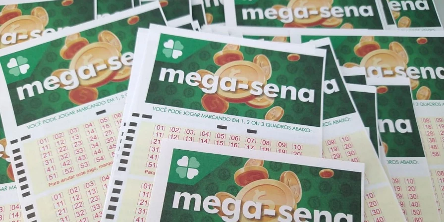 A aposta simples, com seis dezenas marcadas, custa R$ 4,50.