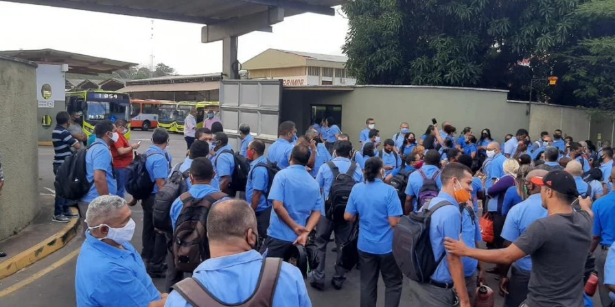 Nenhum veículo da empresa saiu da garagem durante a paralisação.