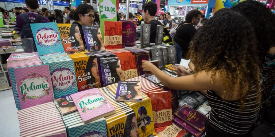 Com o tema Conectando Pessoas e Livros, a proposta é reunir leitores, escritores, parceiros, editores, distribuidores e livrarias em uma semana de discussões e negócios.
