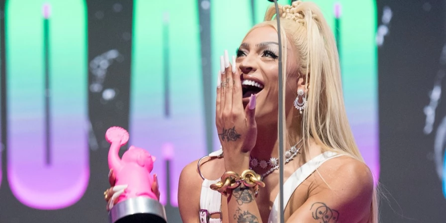 Pabllo Vittar levou o prêmio de Hino do Ano, com a faixa "Amor de Que".