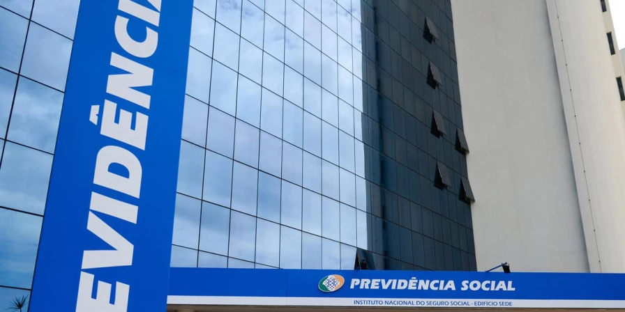 A correção também incide sobre as contribuições recolhidas à Previdência Social.