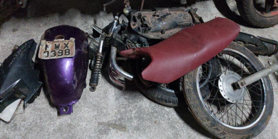 Várias motocicletas estavam no desmache.