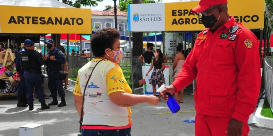 Por conta da pandemia, a Feirinha São Luís segue rigorosamente os protocolos sanitários definidos pelos órgãos de saúde.