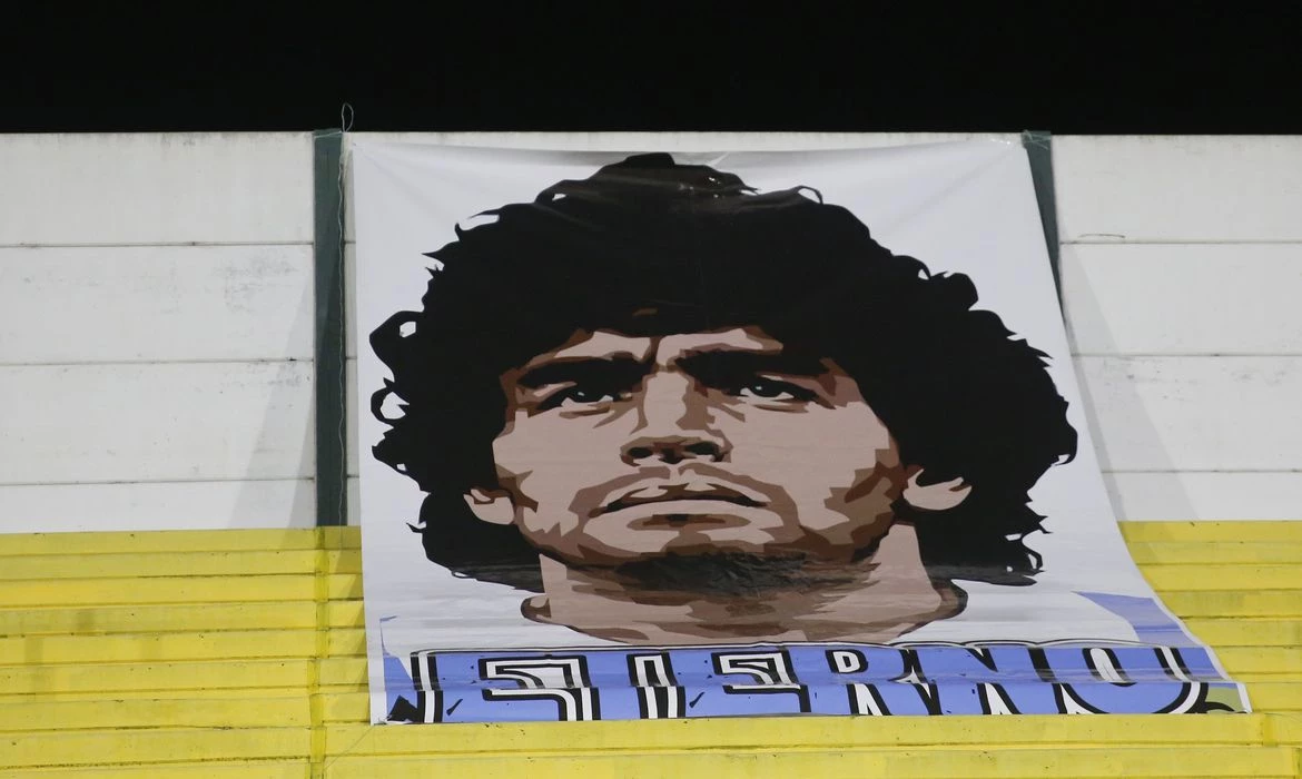 Diego Maradona ter morrido em decorrência de uma infecção por covid-19