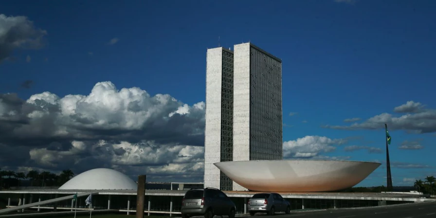 O descumprimento da lei prevê punição com penas previstas na Lei de Proteção de Dados (Lei 13.709/18).