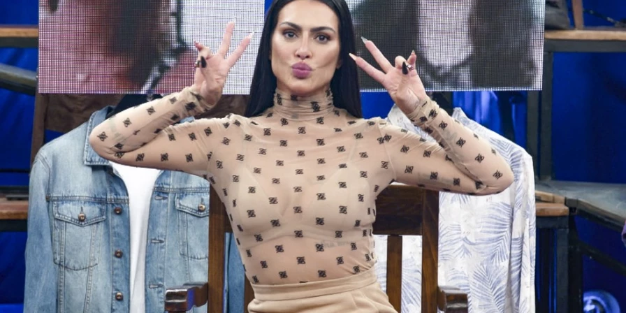 Cleo no "Altas Horas", da TV Globo.