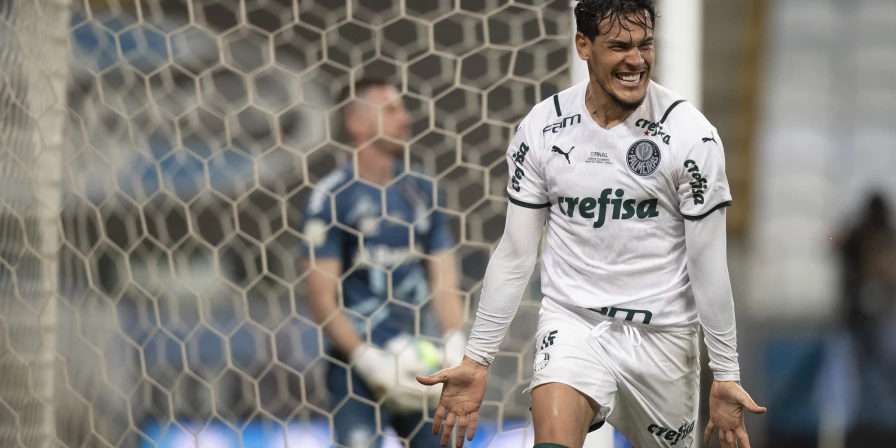 Gustavo Gómez comemora: o Palmeiras venceu o Grêmio no primeiro jogo da final da Copa do Brasil.