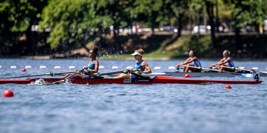 Na categoria feminina peso leve, as brasileiras Vanessa e Isabelle fecharam a prova em segundo lugar com o tempo de 7min9s95 e já estão na final.