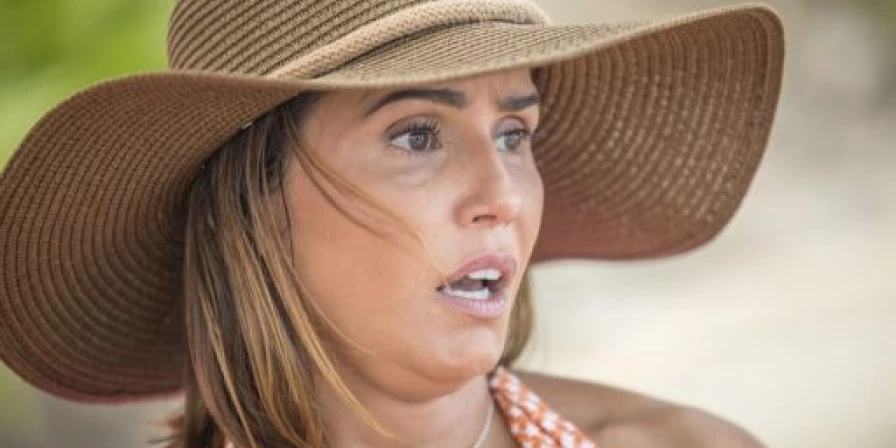 Deborah Secco interpreta Alexia em Salve-se quem puder.