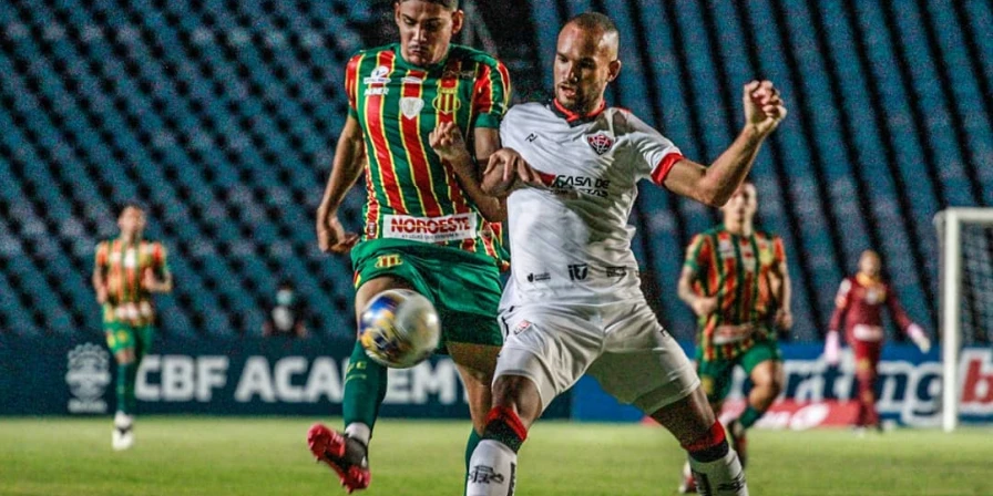 Sampaio Corrêa e Vitória se enfrentaram pela quarta rodada da fase de grupos da Copa do Nordeste.