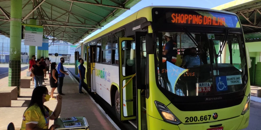 Segundo a prefeitura, a iniciativa já beneficia milhares de passageiros diariamente, proporcionando menor tempo de deslocamento nas viagens, além da redução do número de passageiros e seu tempo de permanência nos terminais.