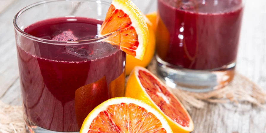 Suco de beterraba com laranja.