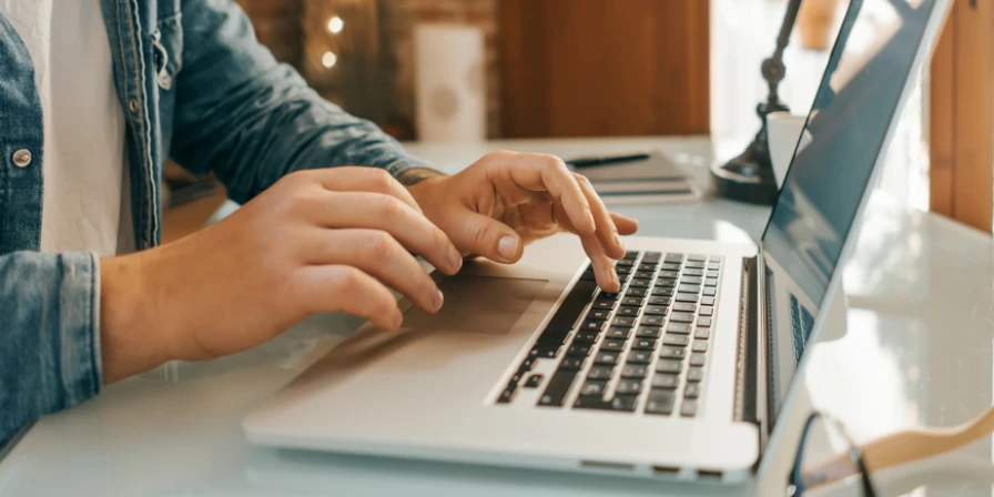 A manifestação de interesse deve ser feita no site do programa.