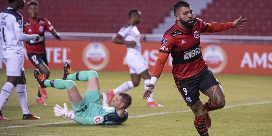 Gabigol marcou duas vezes na vitória do Flamengo sobre a LDU.