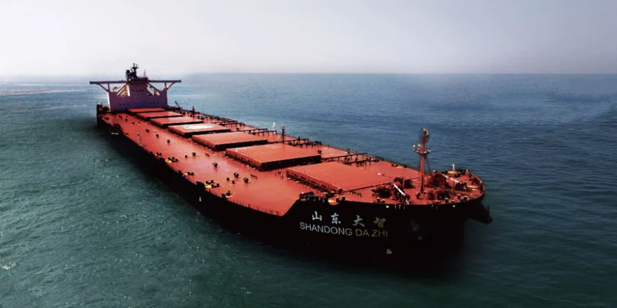 Navio MV Shandong Da Zhi permanece em alto mar, na área de fundeio.