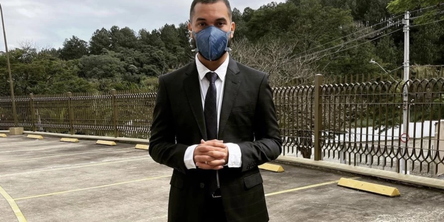 Gil do Vigor compartilhou vários vídeos nos stories.