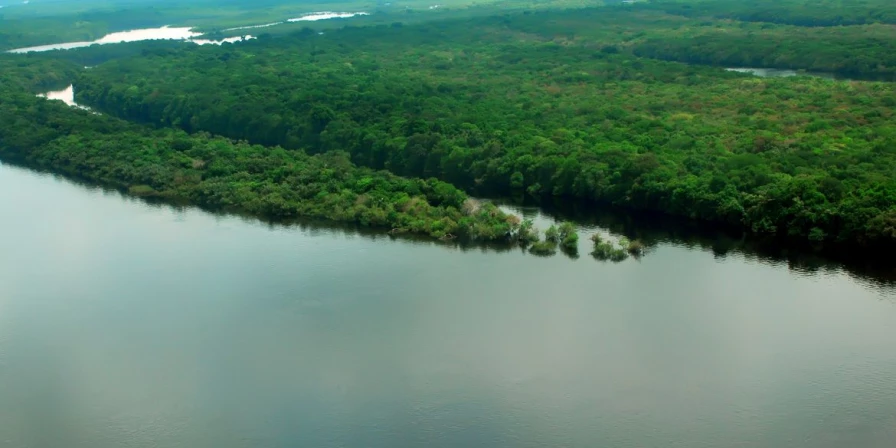 Atualmente, a Amazônia Legal ocupa 5.015.068,18 quilômetros quadrados (km²), correspondentes a cerca de 58,9% do território brasileiro, de 8.510.295,914 km².