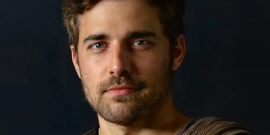 Miguel Coelho interpreta Jacó em Gênesis.