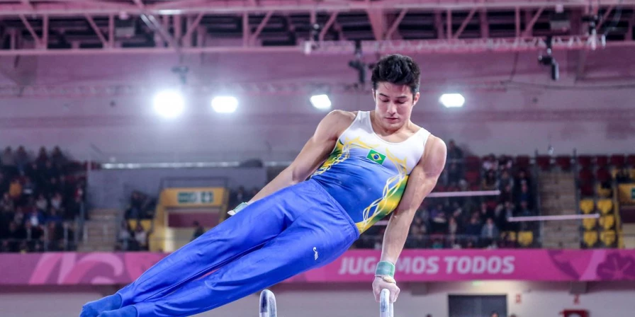 A delegação masculina terá quatro generalistas (ginastas que se apresentam em todos os aparelhos) na disputa por equipes.