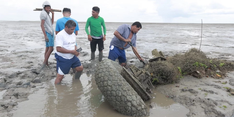 Trem de pouso do Bombardeiro B-25D foi encontrado na Baía do Tubarão.