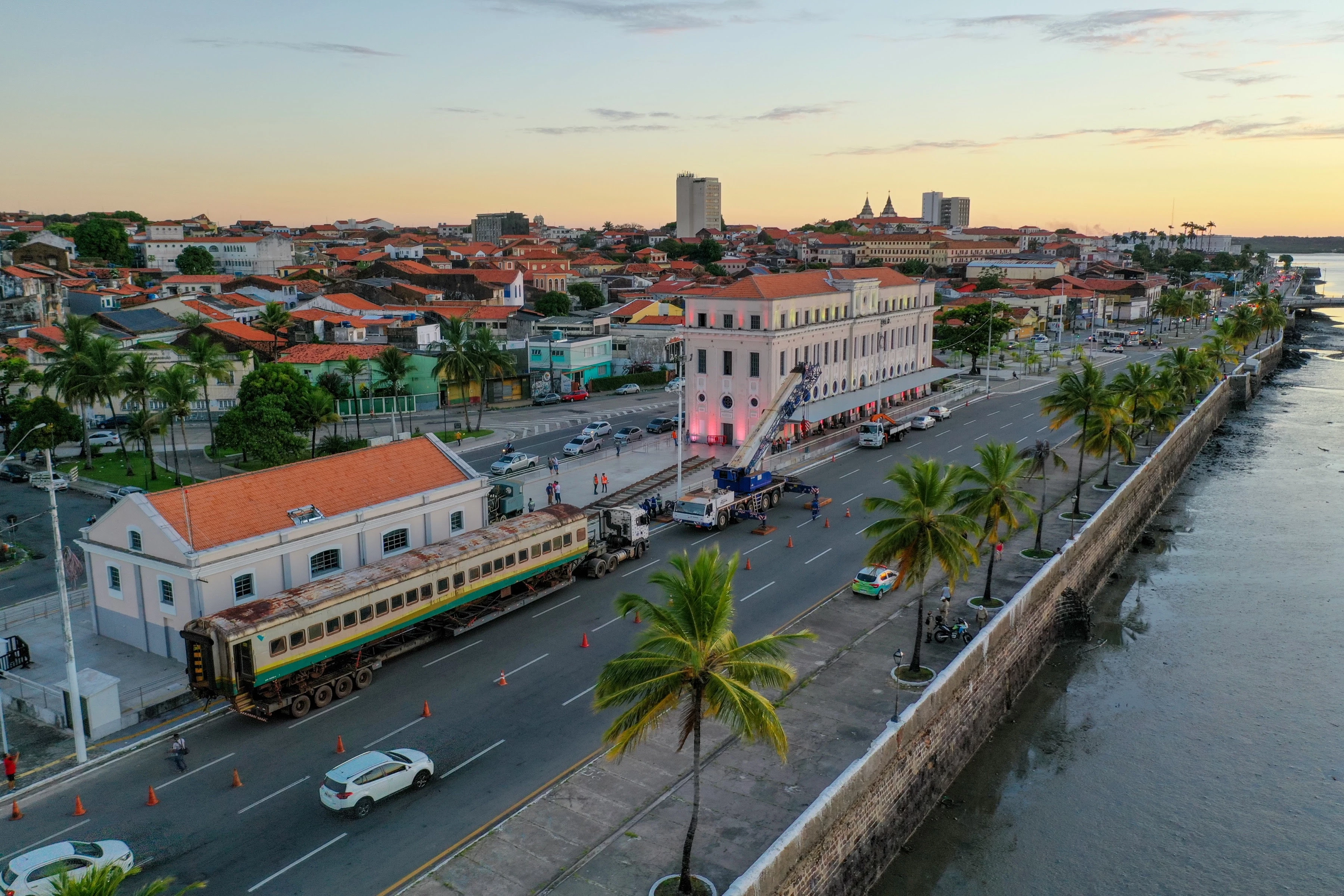 Instalação do vagão foi realizada nesta terça-feira (3). (Foto: Divulgação / Vale)