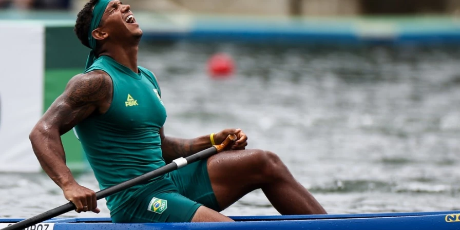 Isaquias Queiroz, baiano, de 27 anos, liderou a prova, fechando em 4:04:408, deixando seus adversários para trás.