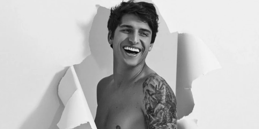 Felipe Prior em foto do ensaio para a revista DYO