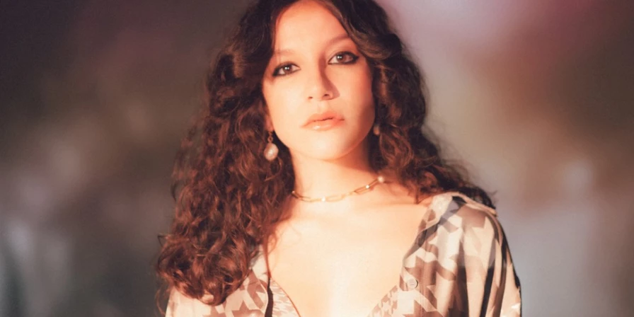 Em entrevista ao G1, Priscila Alcantara afirmou falou sobre suas composições e enfatizou que mesmo mudando o seu gênero musical, do gospel ao pop, não deixou de ser “crente”.