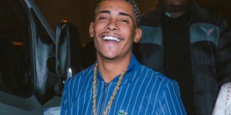MC Poze tem 20 anos e é pai de duas crianças de 1 anos e 5 meses de idade.