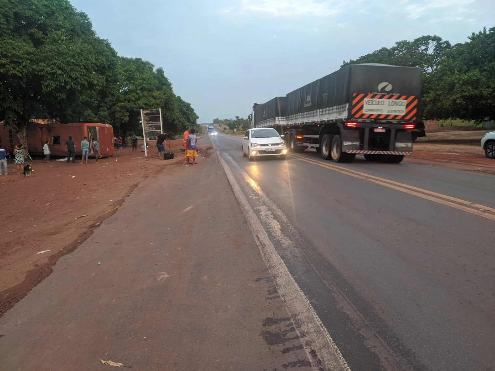 Oito pessoas ficaram levemente feridas. Foto: Divulgação/PRF.