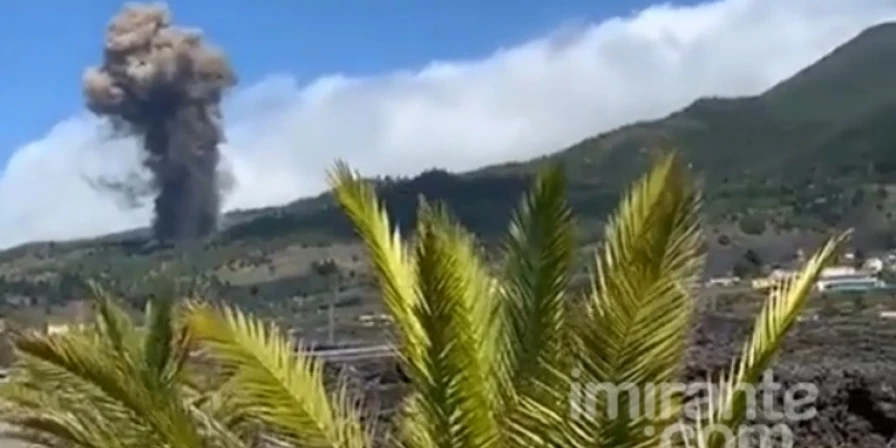 O vulcão entrou em erupção na manhã deste domingo (19).