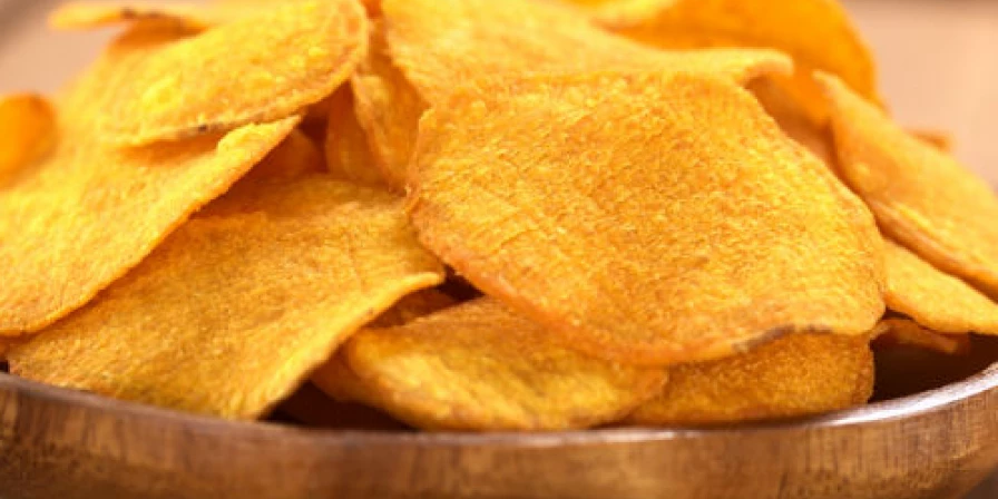 Chips de batata doce de micro-ondas.