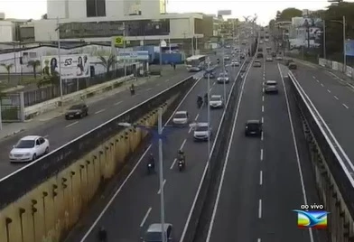 Movimentação na avenida Jerônimo de Albuquerque na manhã desta sexta. Foto: Reprodução/TV Mirante.