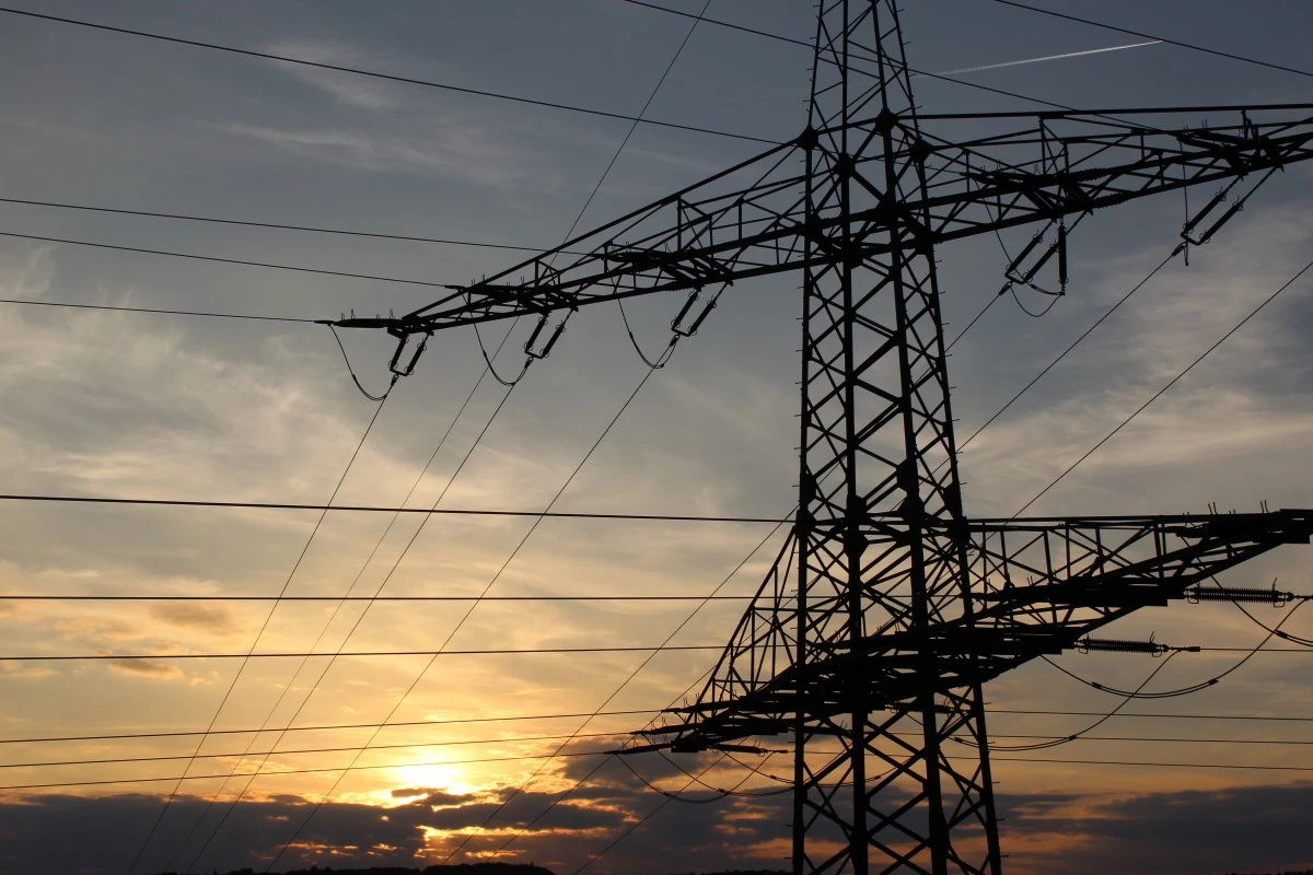 Distribuidoras afirmam ter realizado manutenções preventivas para assegurar o fornecimento de energia elétrica.