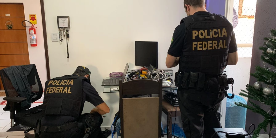 Policiais federais cumprem ordens judiciais na Grande São Luís.