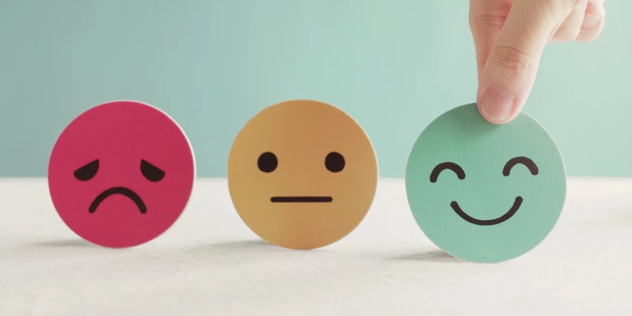 A ressignificação de um trauma emocional, trata-se de dar um outro sentido e significado para aquele acontecimento, transformando a situação negativa em que passou, em algo positivo.