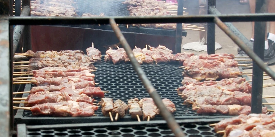 A ação foi realizada pelo Sindicato Rural de Imperatriz (Sinrural), que distribuiu o churrasco a todos que passavam pelo local.