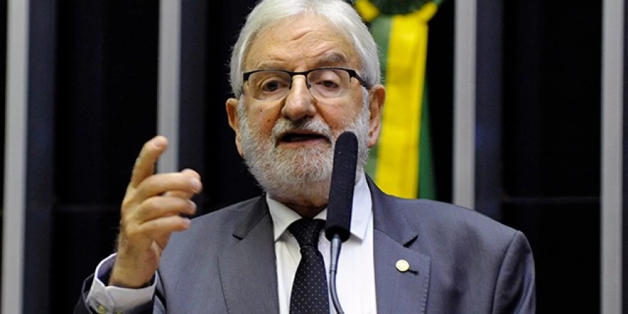 Ivan Valente disse que Bolsonaro também quer manter base