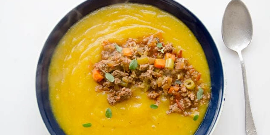 Sopa de carne com legumes