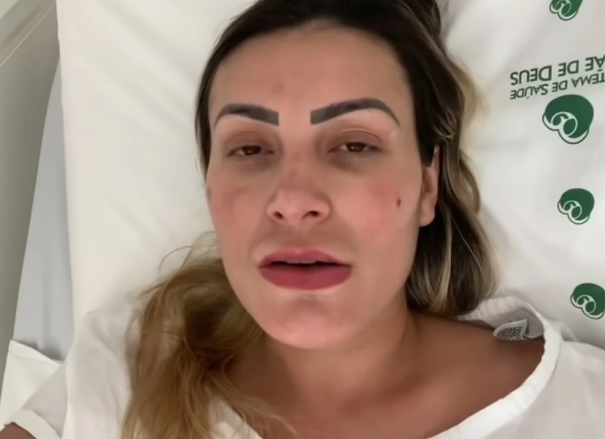 Andressa Urach também falou que enfrenta problemas com a amamentação.