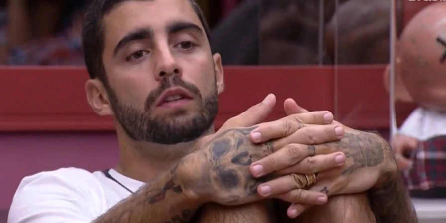 Pedro Scooby é o anjo da semana no BBB 22.
